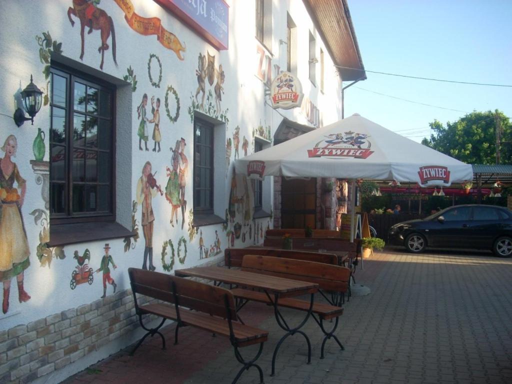 Zajazd Pomian Ozarow Mazowiecki Exterior foto